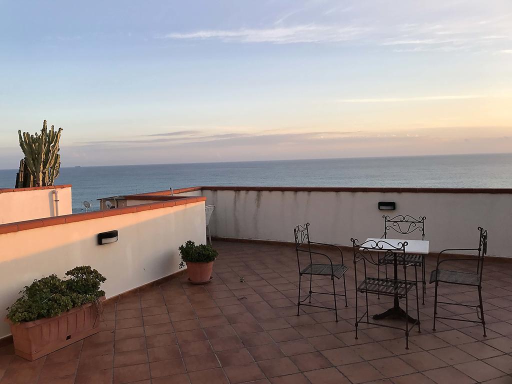 Hotel Terrazze Sul Mare Melito Di Porto Salvo Exteriér fotografie