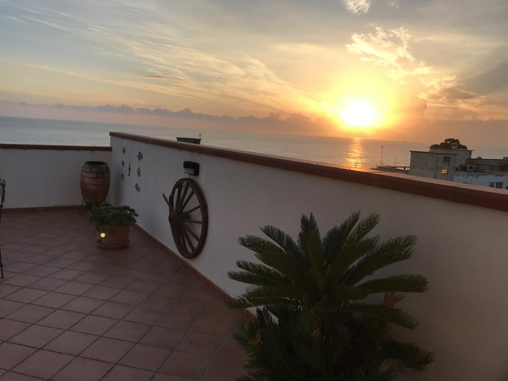 Hotel Terrazze Sul Mare Melito Di Porto Salvo Exteriér fotografie