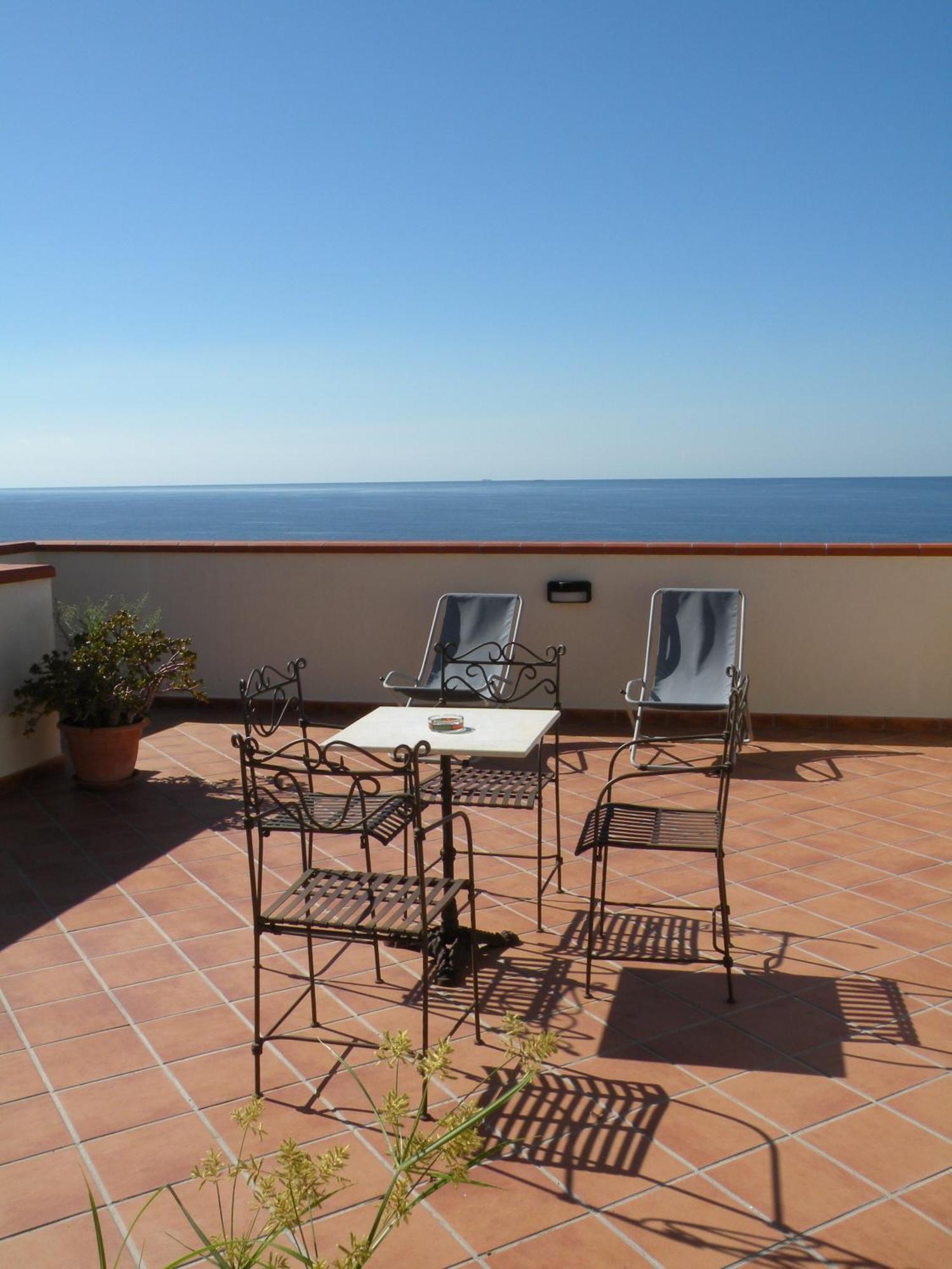 Hotel Terrazze Sul Mare Melito Di Porto Salvo Exteriér fotografie